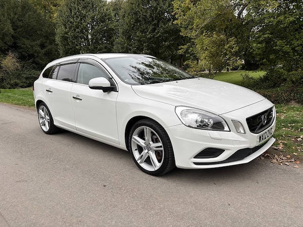 Used Volvo V60 2025 for sale - 76274470: Photo 2