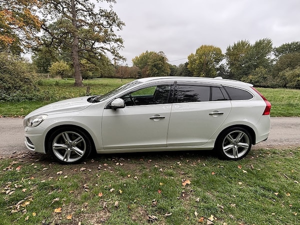 Used Volvo V60 2025 for sale - 76274470: Photo 4