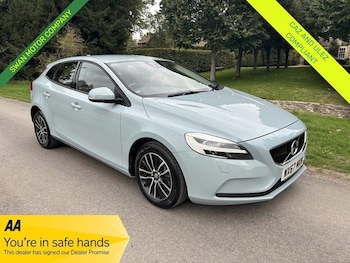 Used Volvo V40 2017 for sale - 76090101: Photo