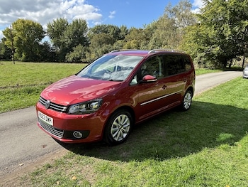 Used Volkswagen Touran 2012 for sale - 76090095: Photo
