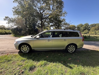 Used Volvo V70 2025 for sale - 76069295: Photo 4