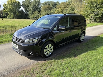 Used Volkswagen Touran 2015 for sale - 75970324: Photo
