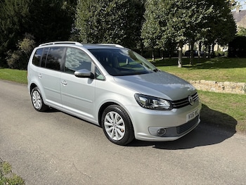 Used Volkswagen Touran 2012 for sale - 75947925: Photo