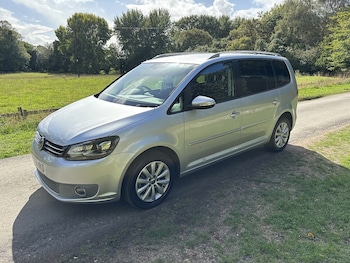 Used Volkswagen Touran 2012 for sale - 75947925: Photo