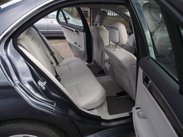 Used Mercedes-Benz C Class 2010 for sale - 75344237: Photo 12