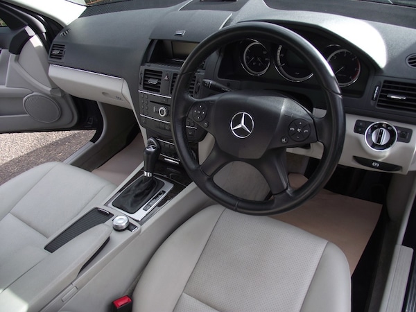 Used Mercedes-Benz C Class 2010 for sale - 75344237: Photo 17
