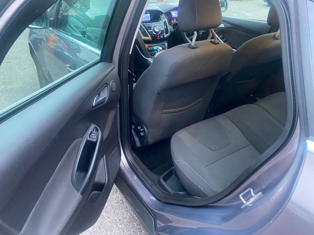 Used Ford Focus 2012 for sale - 76225430: Photo 9