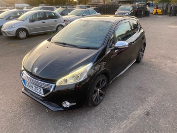Used Peugeot 208 2014 for sale - 76134532: Photo