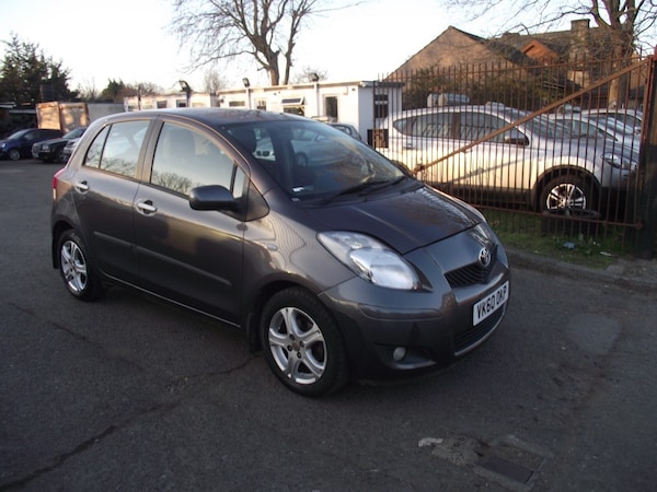 Used Toyota Yaris 2010 for sale - 75344228: Photo 1