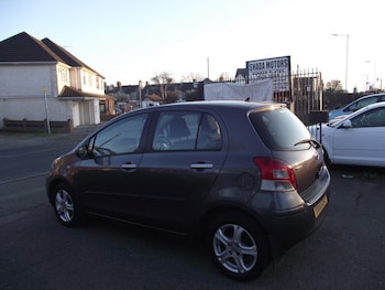 Used Toyota Yaris 2010 for sale - 75344228: Photo