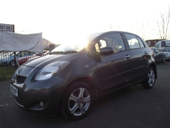 Used Toyota Yaris 2010 for sale - 75344228: Photo