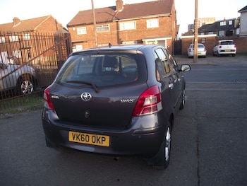Used Toyota Yaris 2010 for sale - 75344228: Photo
