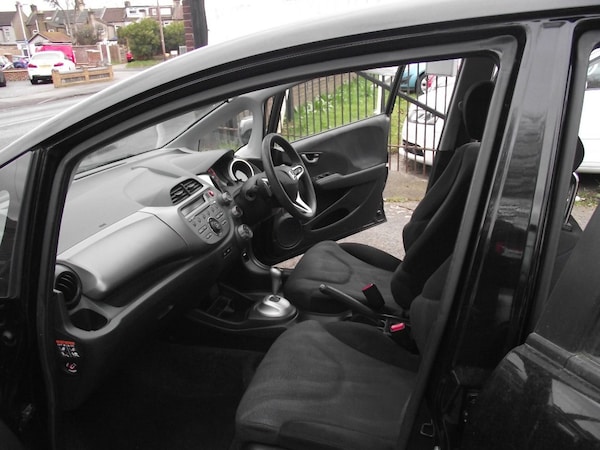 Used Honda Jazz 2010 for sale - 75344254: Photo 15