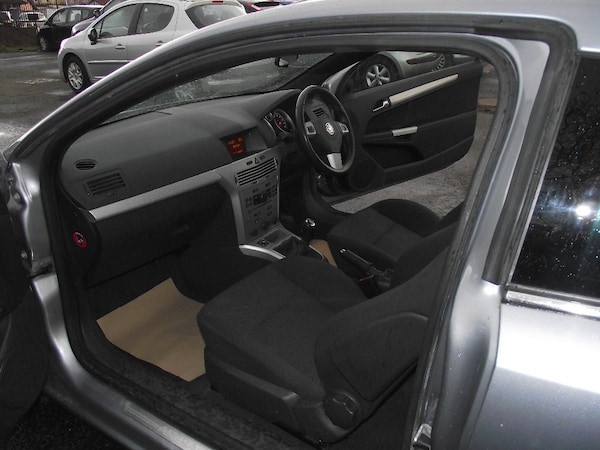 Used Vauxhall Astra 2010 for sale - 75344264: Photo 16