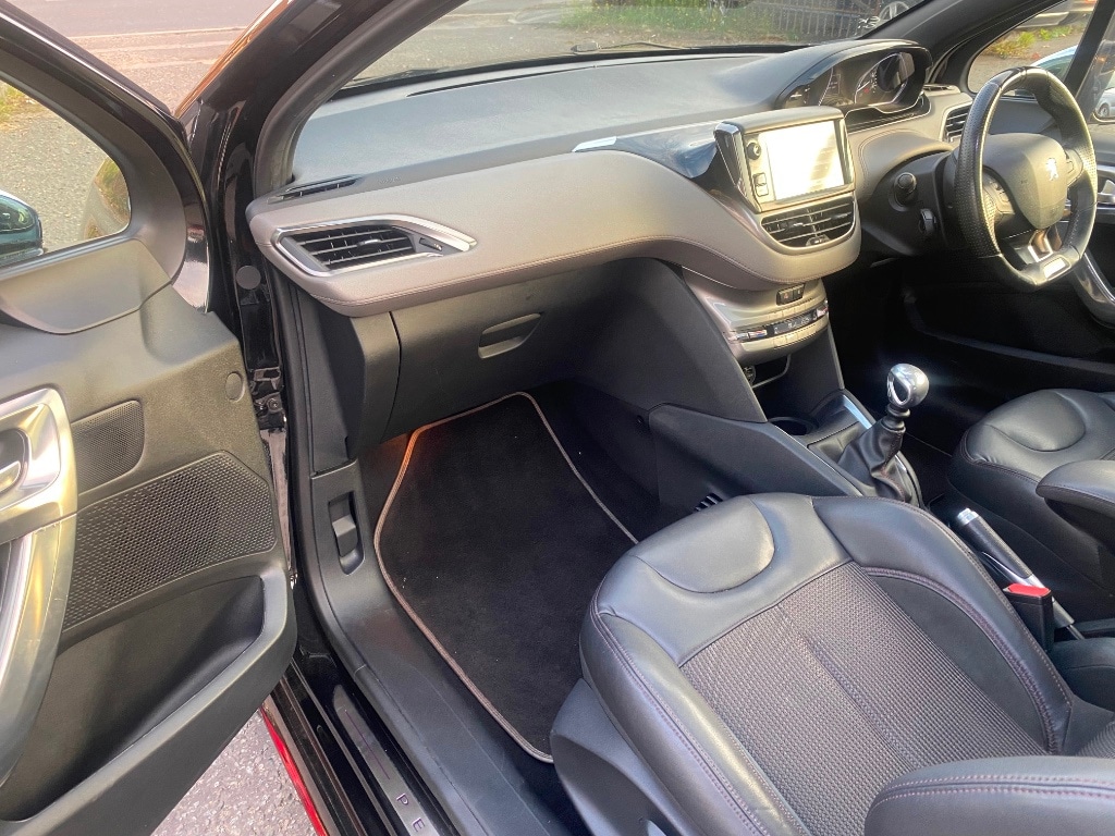 Used Peugeot 208 2014 for sale - 76281732: Photo 11