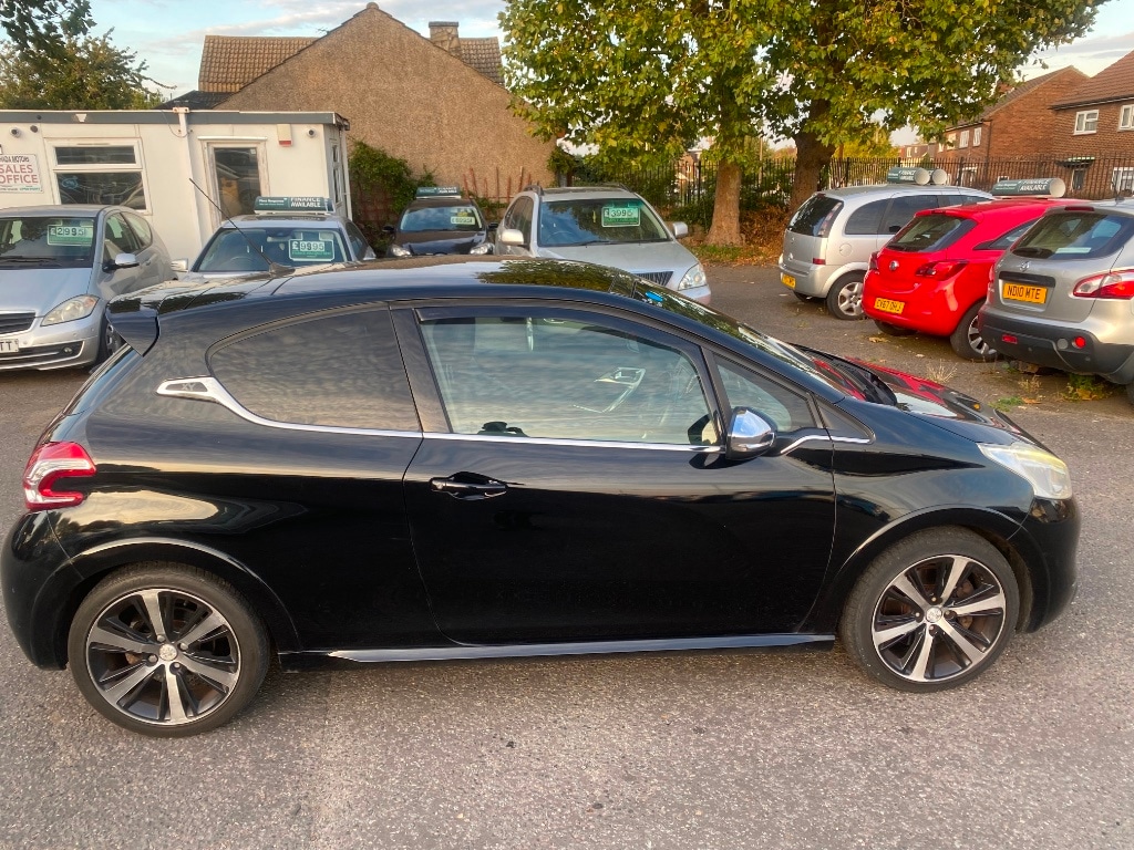 Used Peugeot 208 2014 for sale - 76281732: Photo 13