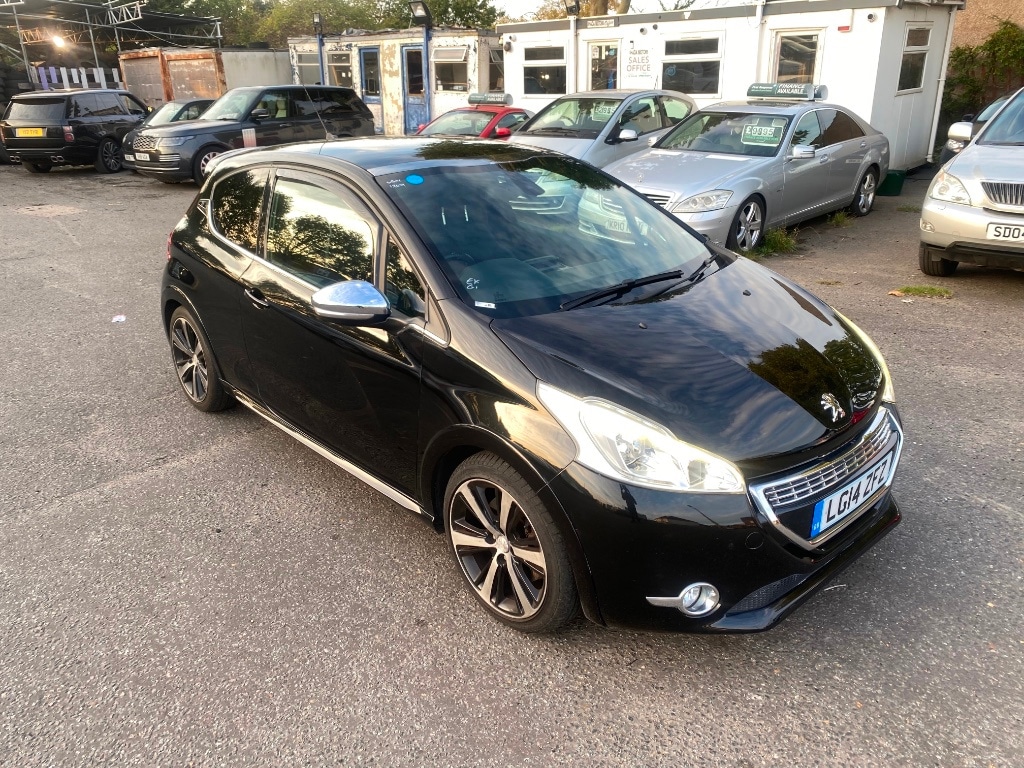Used Peugeot 208 2014 for sale - 76281732: Photo 2