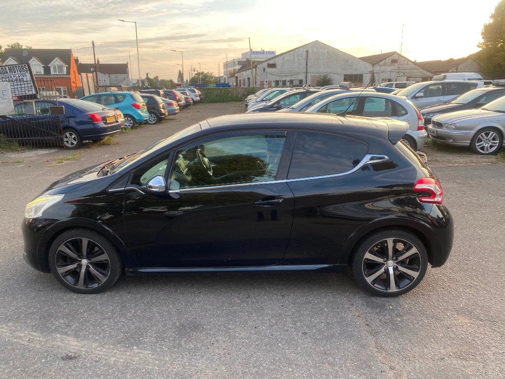 Used Peugeot 208 2014 for sale - 76281732: Photo 5
