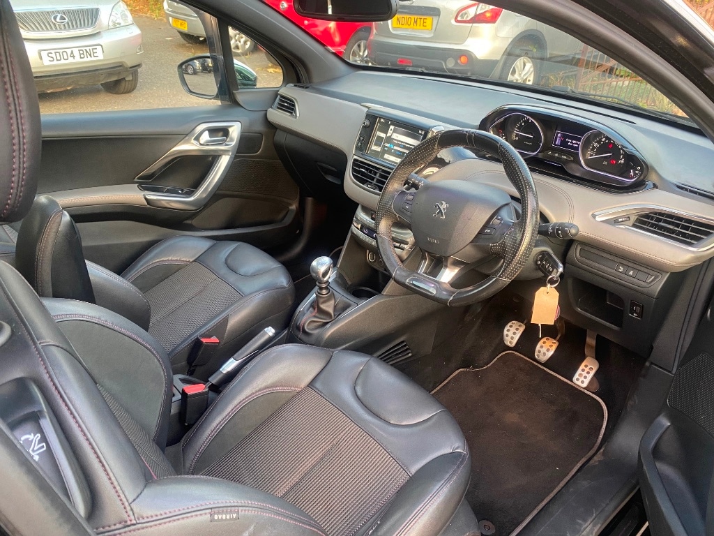 Used Peugeot 208 2014 for sale - 76281732: Photo 9