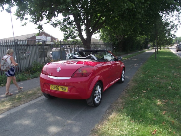 Used Vauxhall Tigra 2006 for sale - 75344243: Photo 3