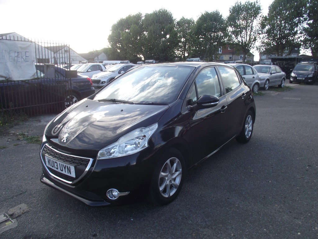 Used Peugeot 208 2013 for sale - 76275025: Photo 1