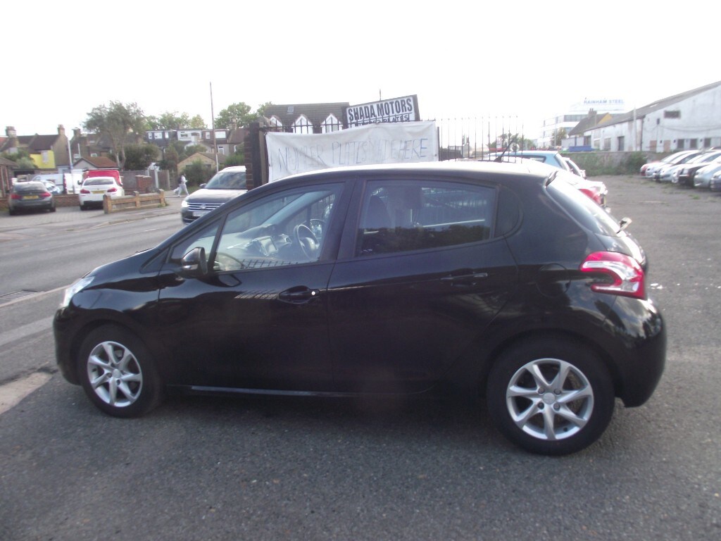 Used Peugeot 208 2013 for sale - 76275025: Photo 11