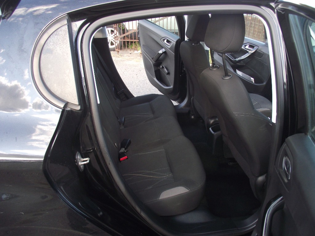 Used Peugeot 208 2013 for sale - 76275025: Photo 13