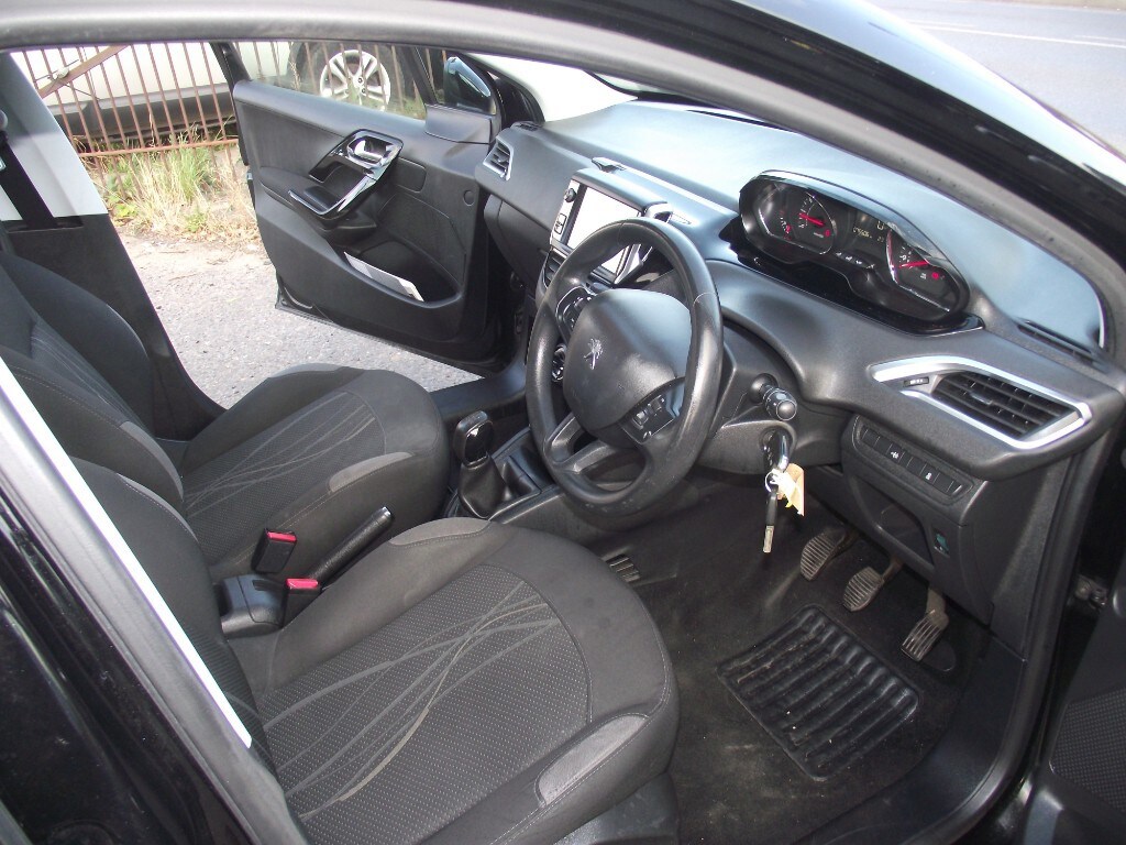 Used Peugeot 208 2013 for sale - 76275025: Photo 14