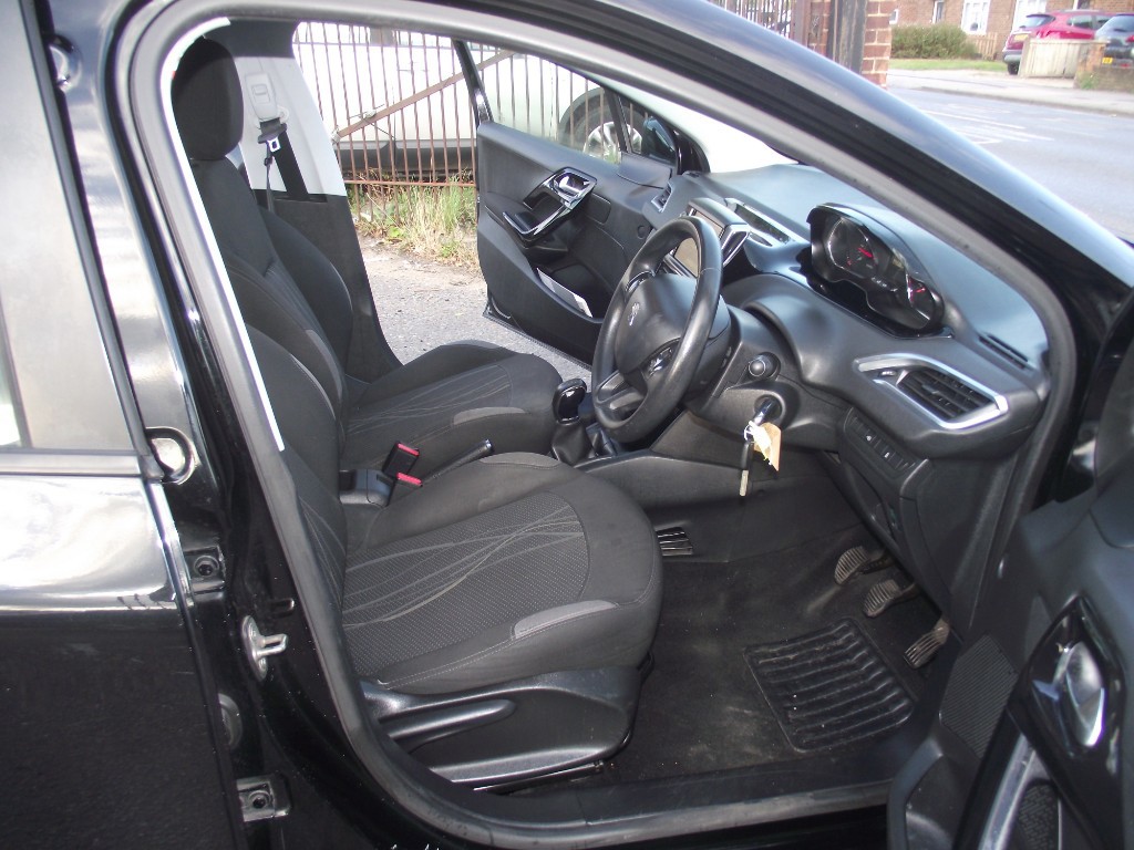 Used Peugeot 208 2013 for sale - 76275025: Photo 15