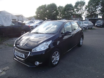 Peugeot - 208