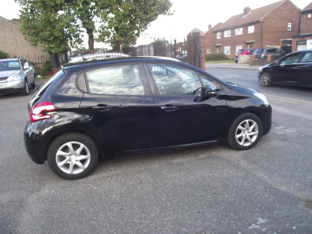 Used Peugeot 208 2013 for sale - 76275025: Photo 4
