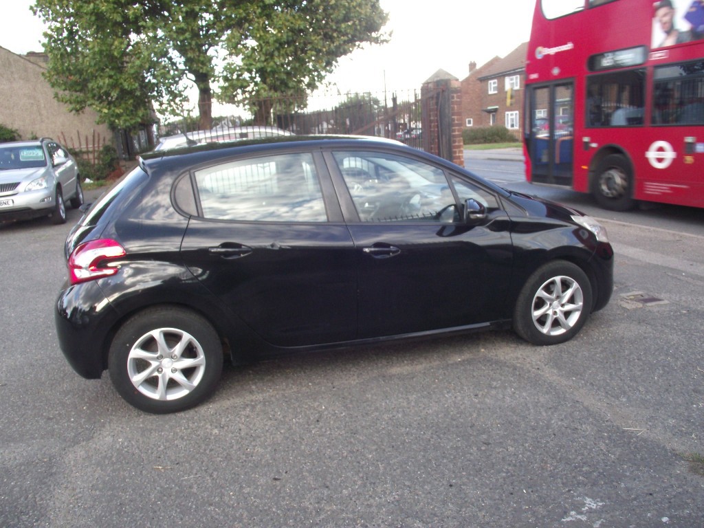 Used Peugeot 208 2013 for sale - 76275025: Photo 7