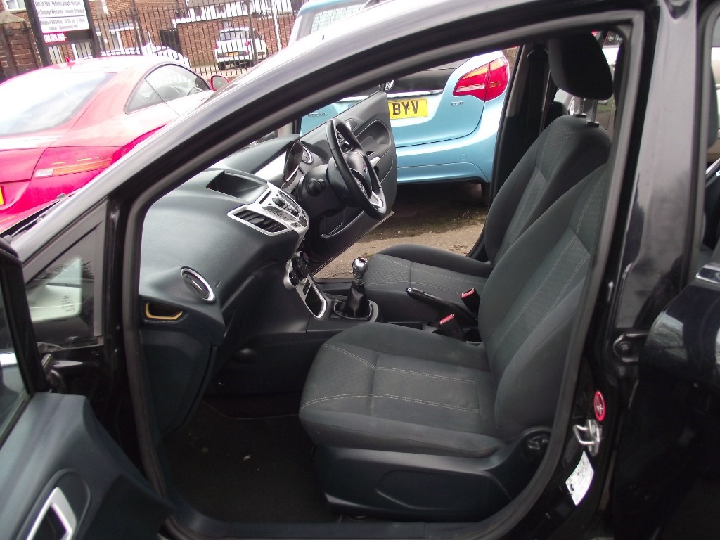 Used Ford Fiesta 2012 for sale - 77075000: Photo 17