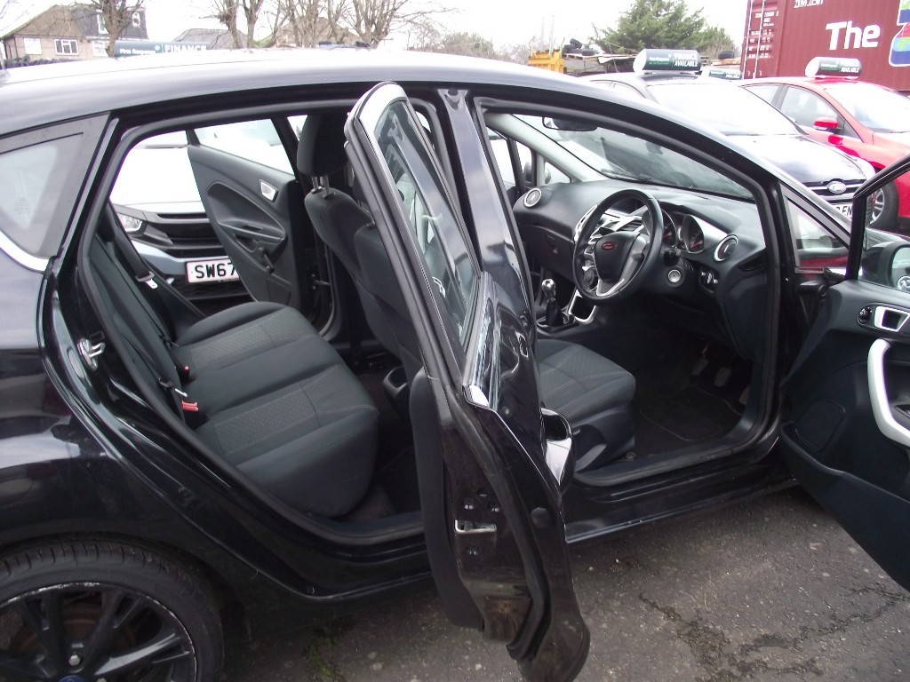 Used Ford Fiesta 2012 for sale - 77075000: Photo 9