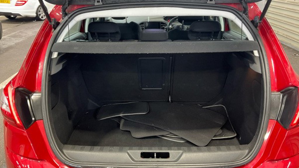 Used Peugeot 308 2014 for sale - 77182235: Photo 2