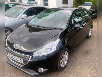 Used Peugeot 208 2013 for sale - 75261846: Photo