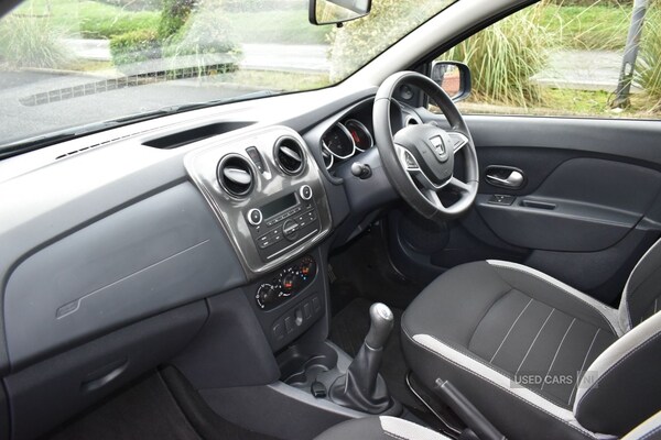 Used Dacia Sandero Stepway 2017 for sale - 76308191: Photo 16