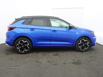 Used Vauxhall Grandland 2023 for sale - 76308173: Photo 2