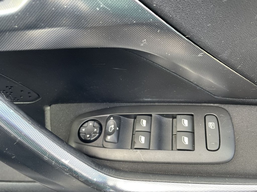 Used Peugeot 2008 2017 for sale - 76068285: Photo 37