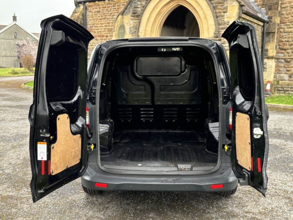 Used Ford Transit Courier 2015 for sale - 77642517: Photo 18