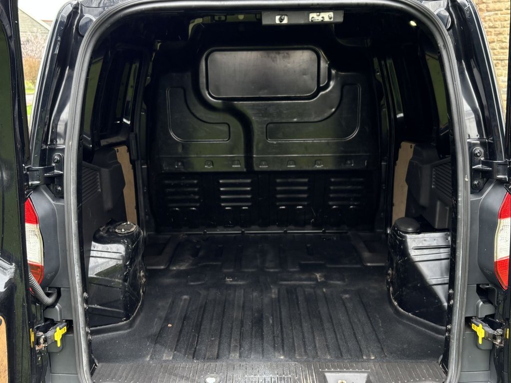 Used Ford Transit Courier 2015 for sale - 77642517: Photo 19