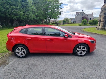 Used Volvo V40 2015 for sale - 78556832: Photo