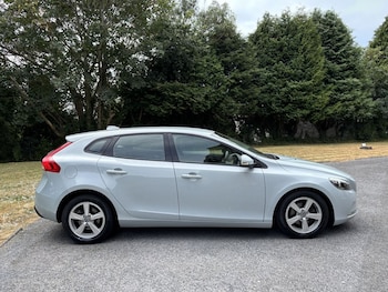 Used Volvo V40 2014 for sale - 79409113: Photo