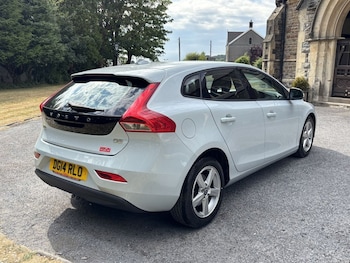 Used Volvo V40 2014 for sale - 79409113: Photo