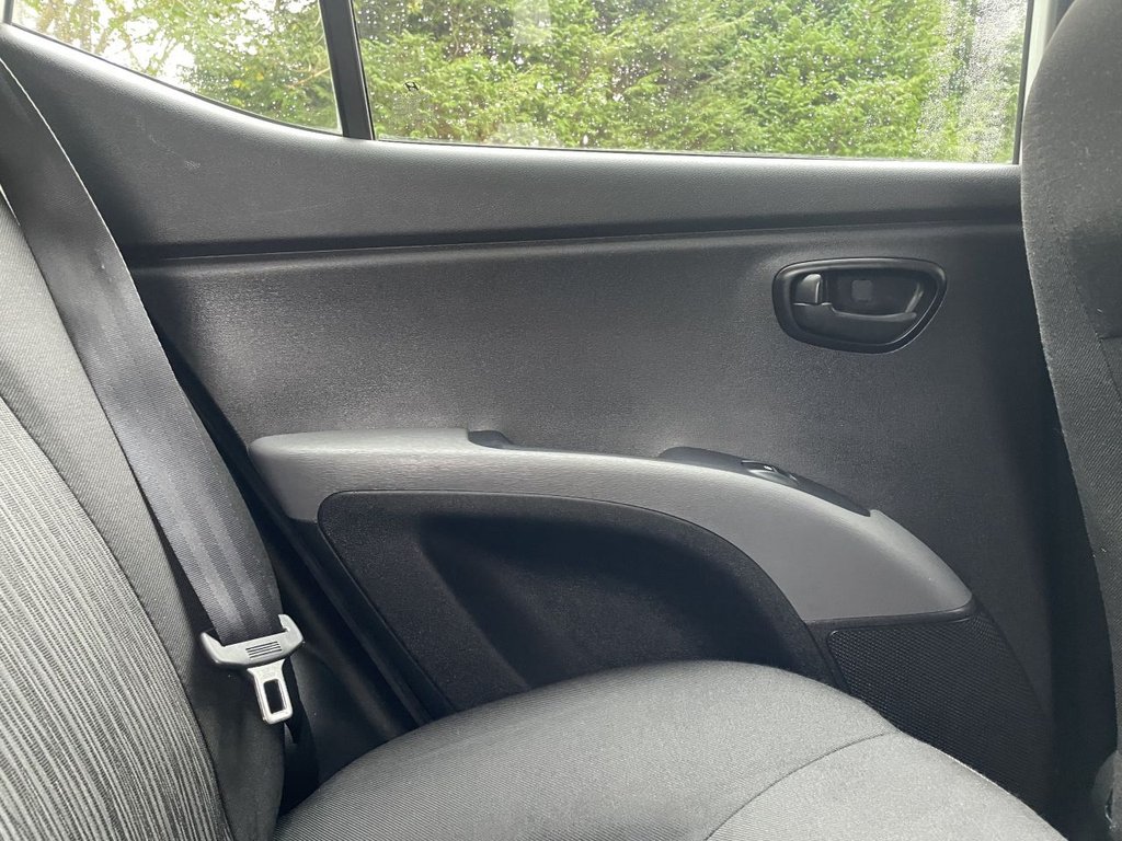 Used Hyundai i10 2012 for sale - 76245373: Photo 18