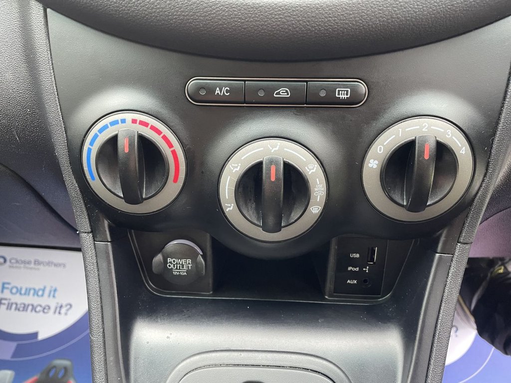 Used Hyundai i10 2012 for sale - 76245373: Photo 23