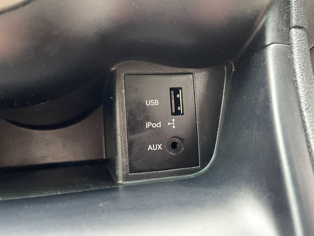 Used Hyundai i10 2012 for sale - 76245373: Photo 25