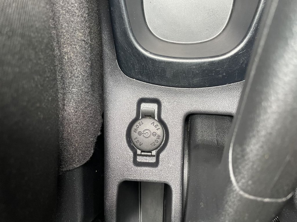 Used Hyundai i10 2012 for sale - 76245373: Photo 27