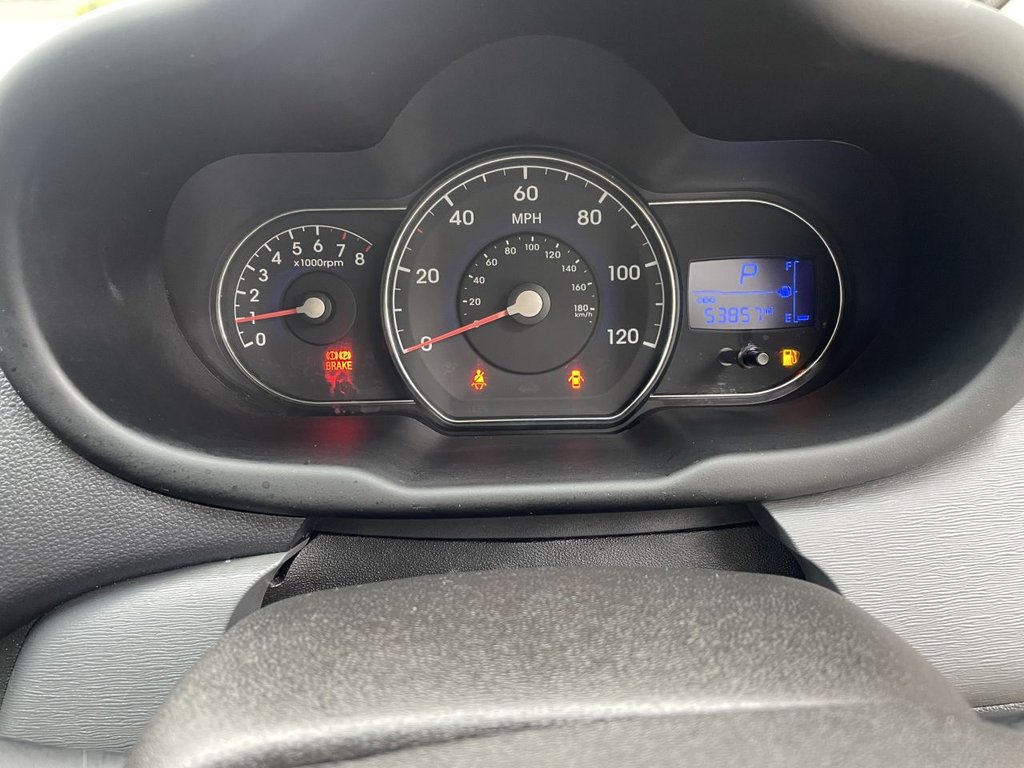 Used Hyundai i10 2012 for sale - 76245373: Photo 29