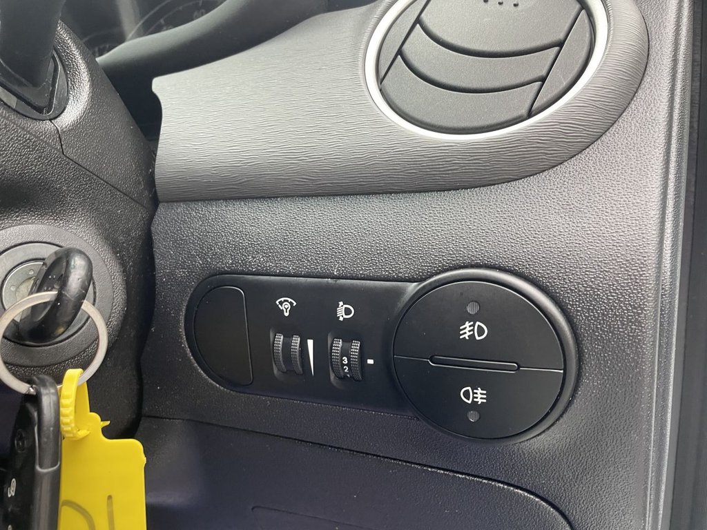 Used Hyundai i10 2012 for sale - 76245373: Photo 30